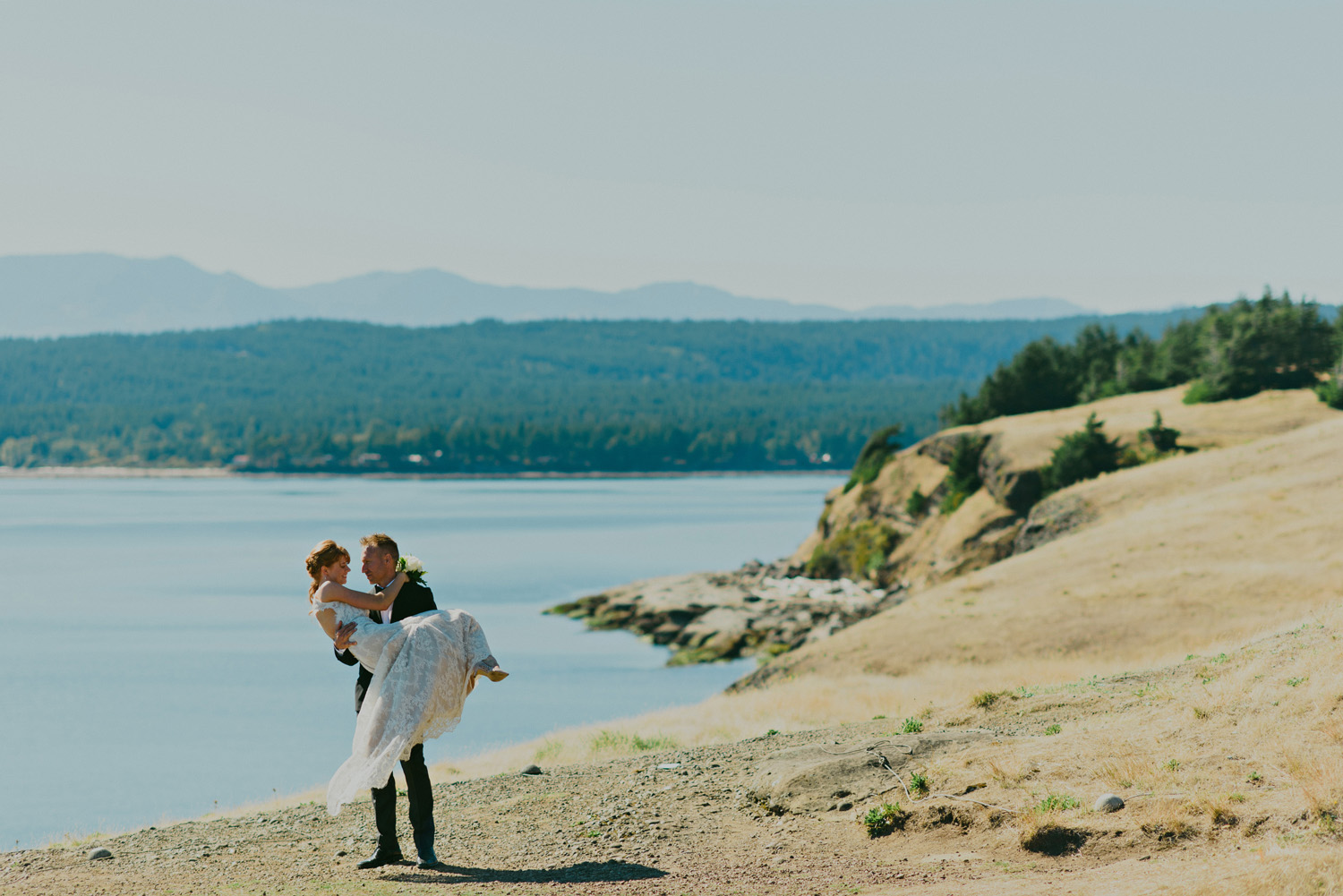 sea breeze lodge hornby island wedding