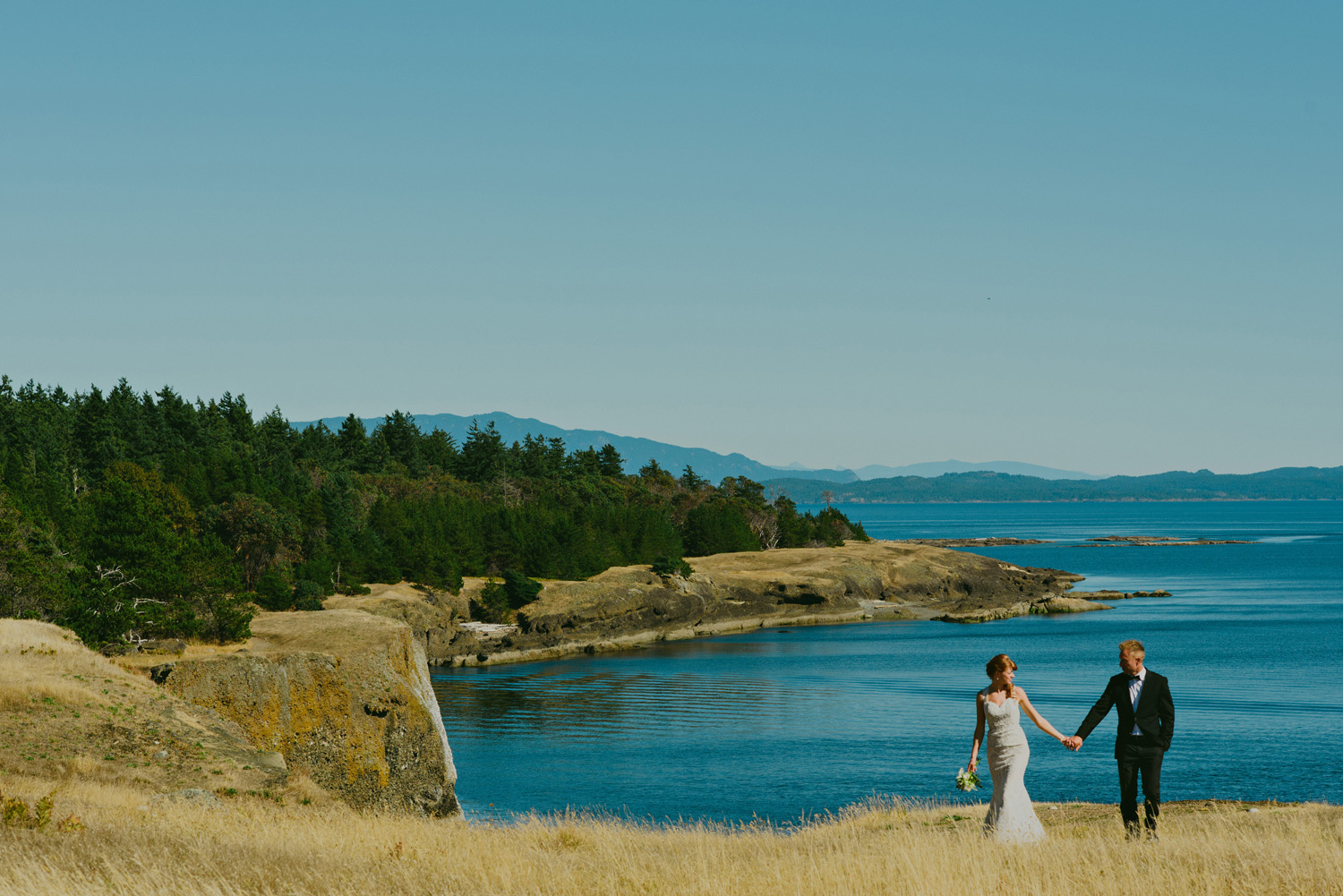 sea breeze lodge hornby island wedding