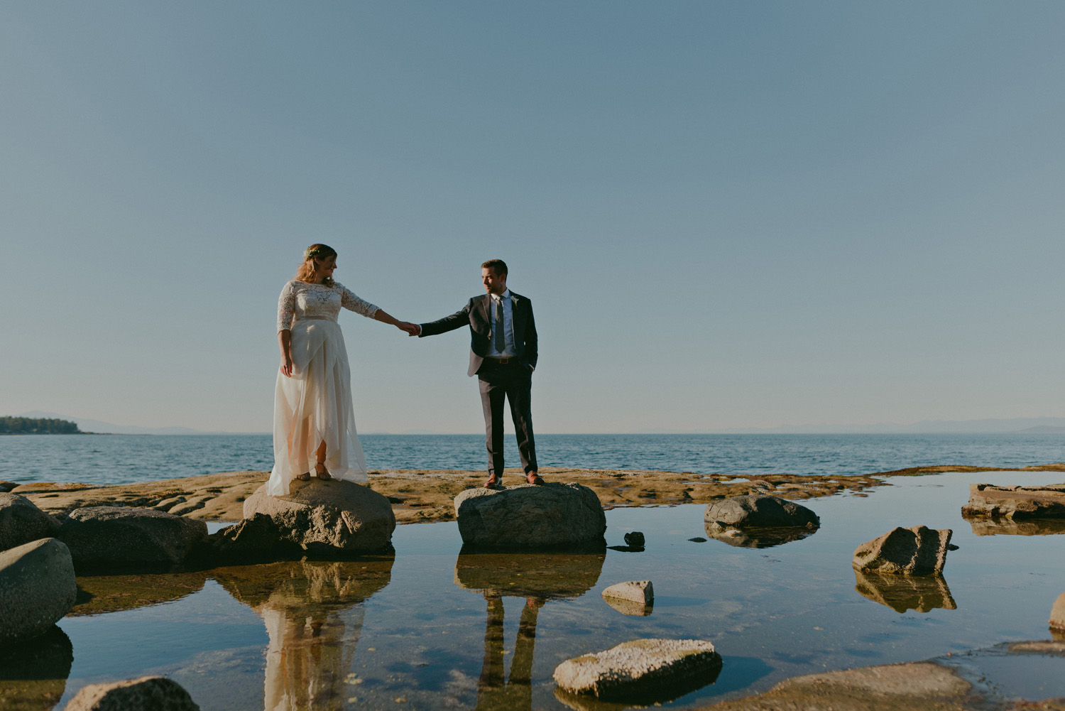 vancouver island documentary wedding photographer