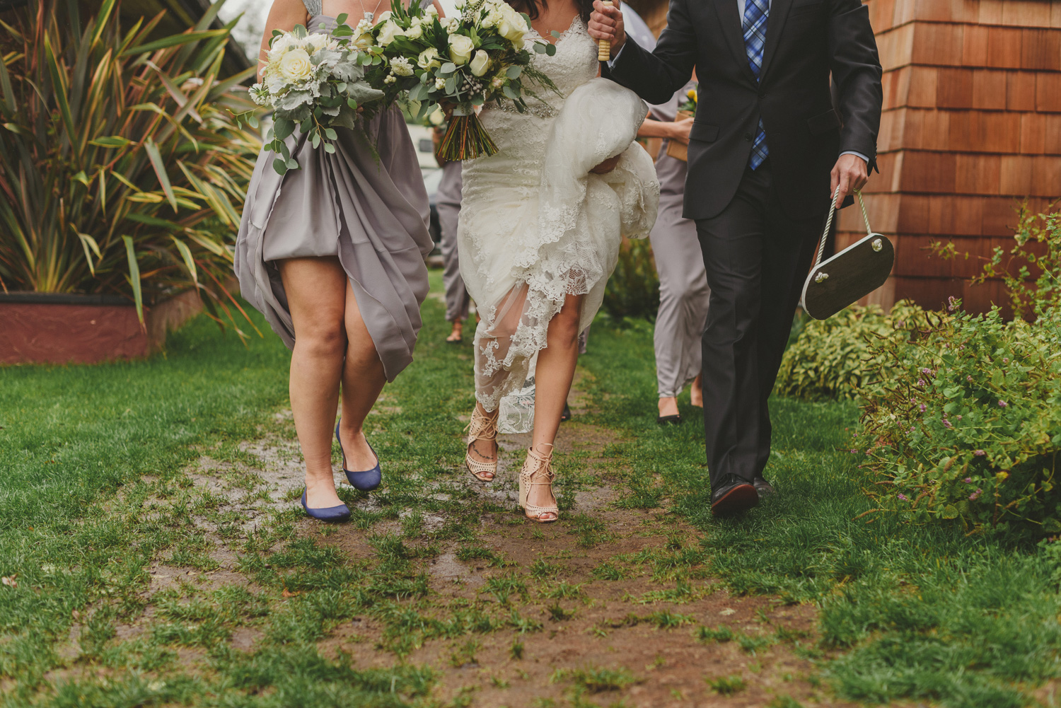 fall wedding sea breeze lodge hornby island