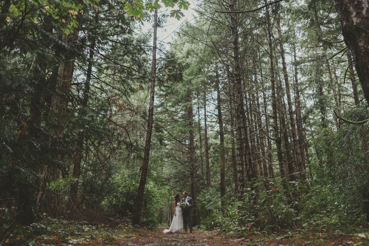 fall wedding sea breeze lodge hornby island