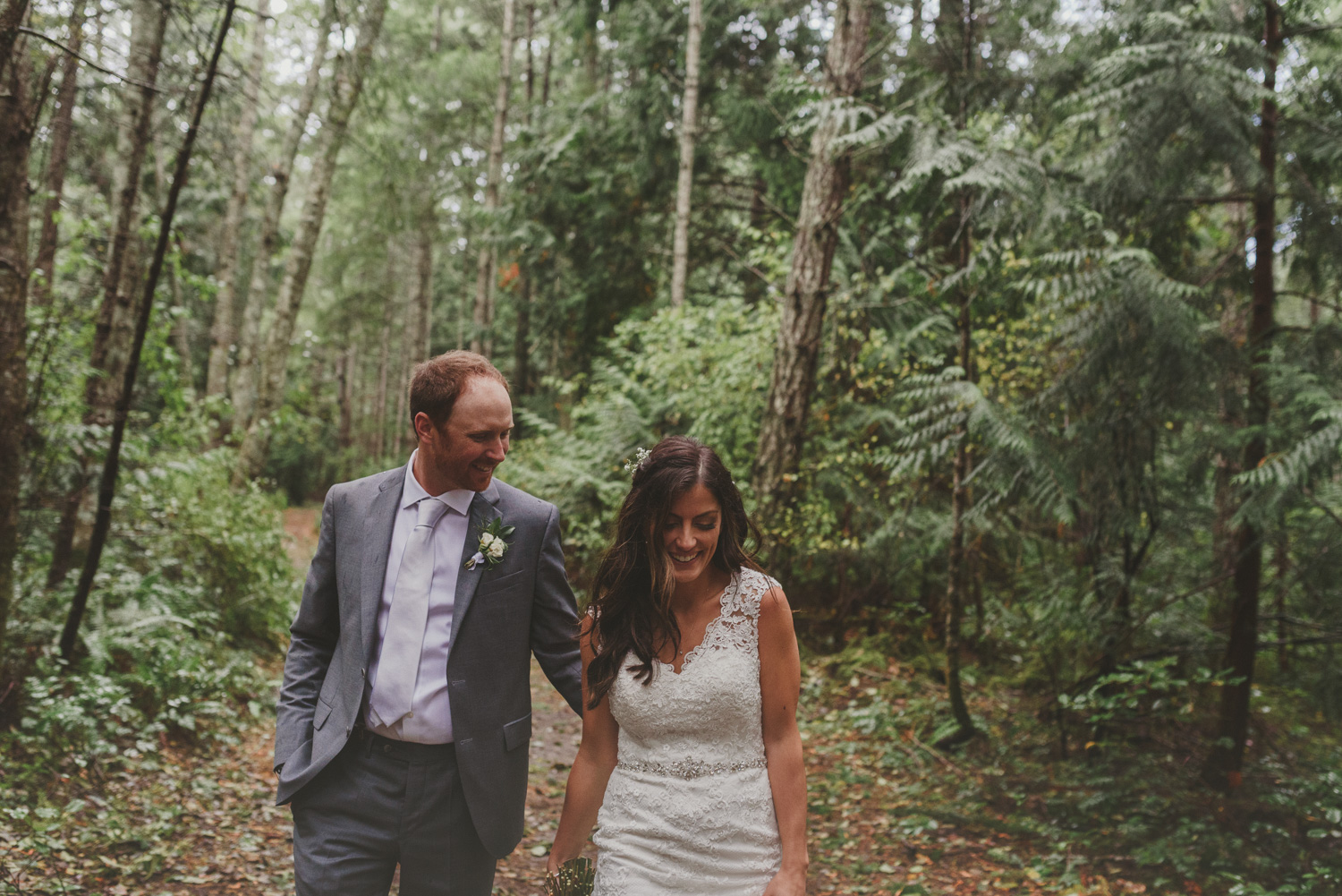 fall wedding sea breeze lodge hornby island