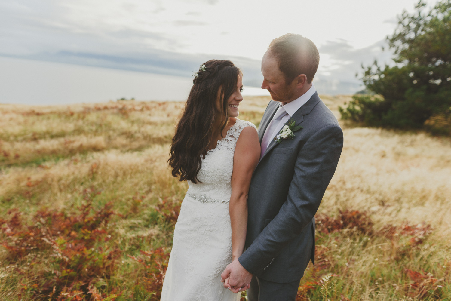 fall wedding sea breeze lodge hornby island