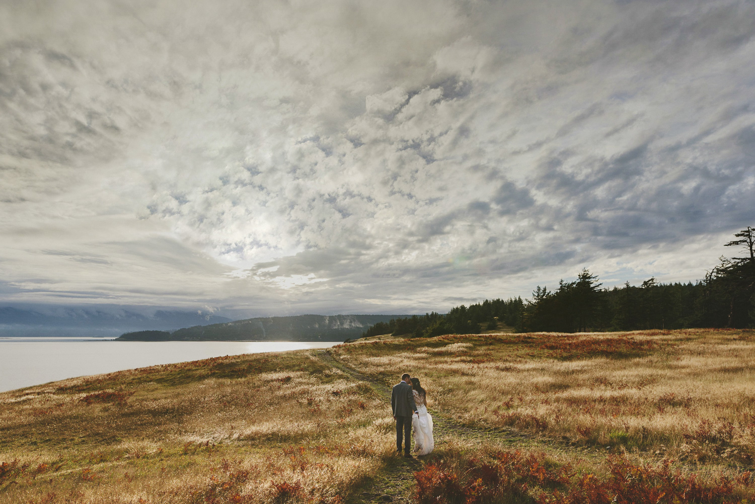 fall wedding sea breeze lodge hornby island