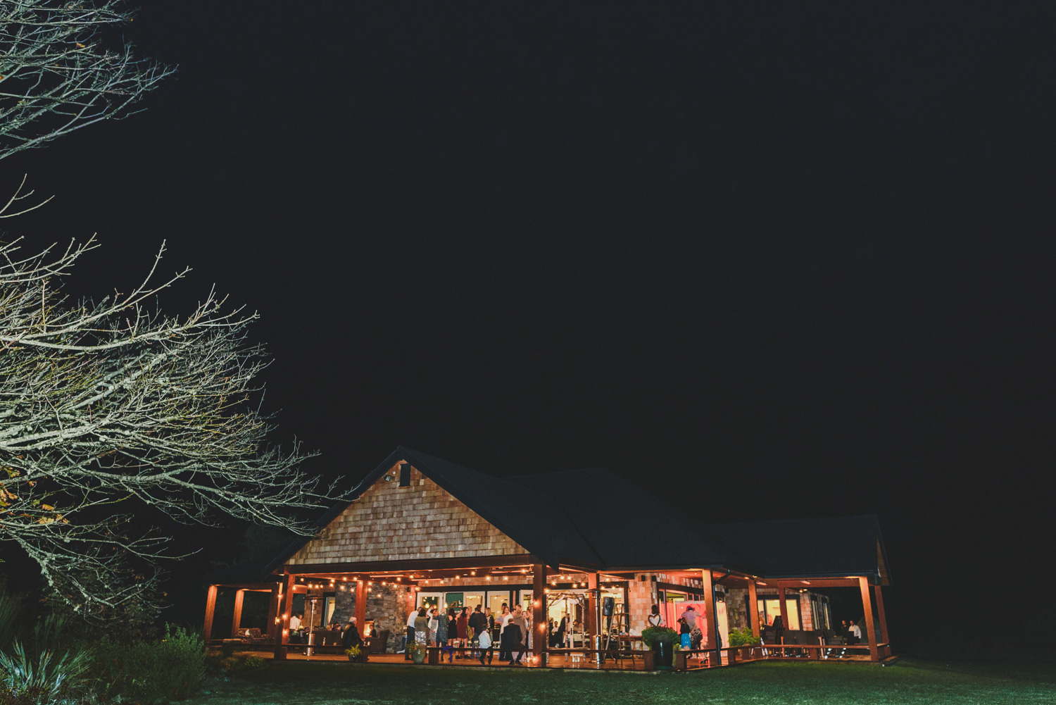 fall wedding sea breeze lodge hornby island