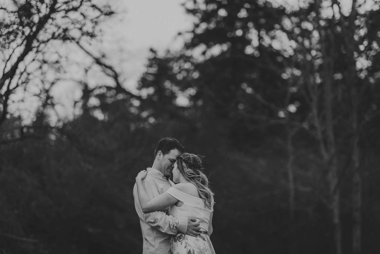 vancouver-island-bc-engagement-couple snuggling an intimate moment