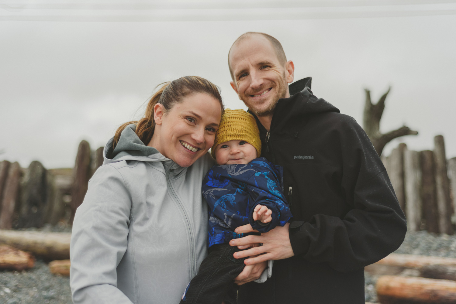 comox bc lifestyle family photography-family at the beach overcast day