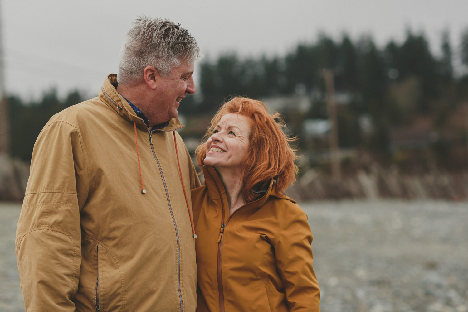 comox bc lifestyle family photography-beautiful oder couple at beach