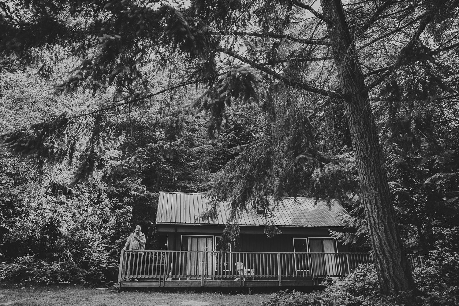 cabin at overbury resort thetis island wedding - 