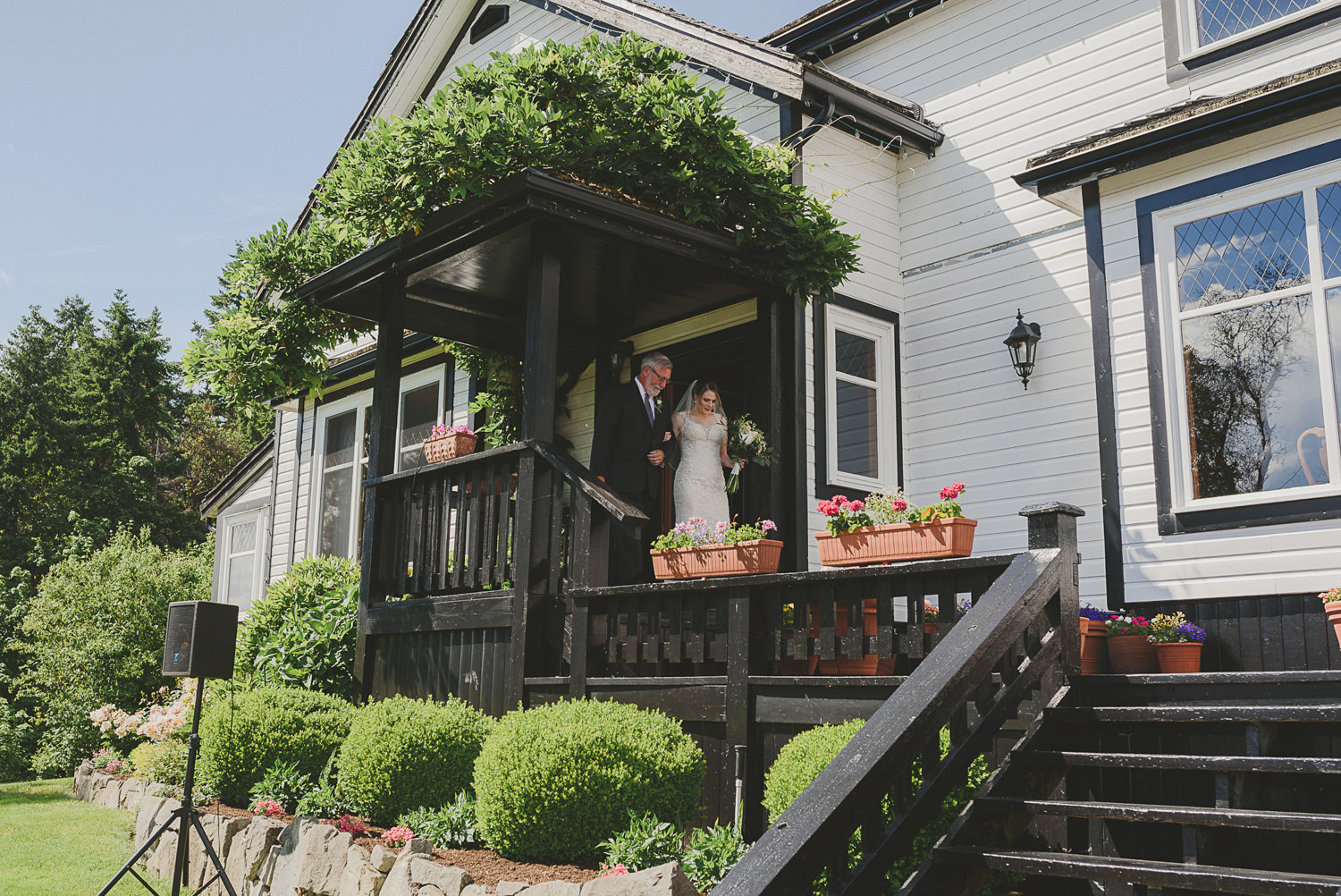 bride & father walking to ceremony at overbury resort thetis island wedding 