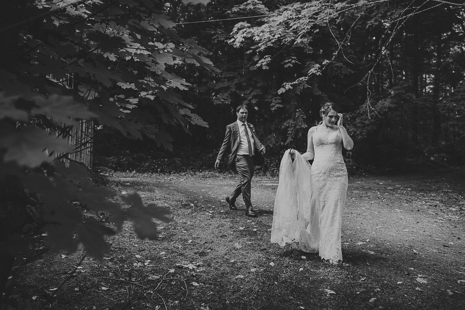 bride & groom walking at overbury resort thetis island wedding 