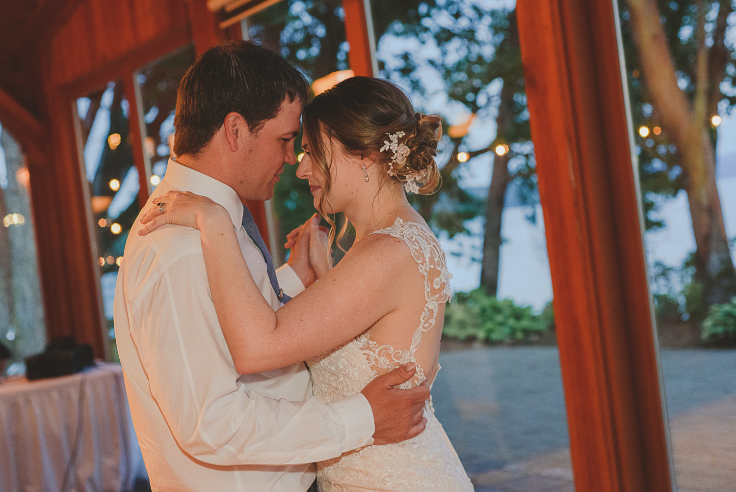 first dance at overbury resort thetis island wedding 