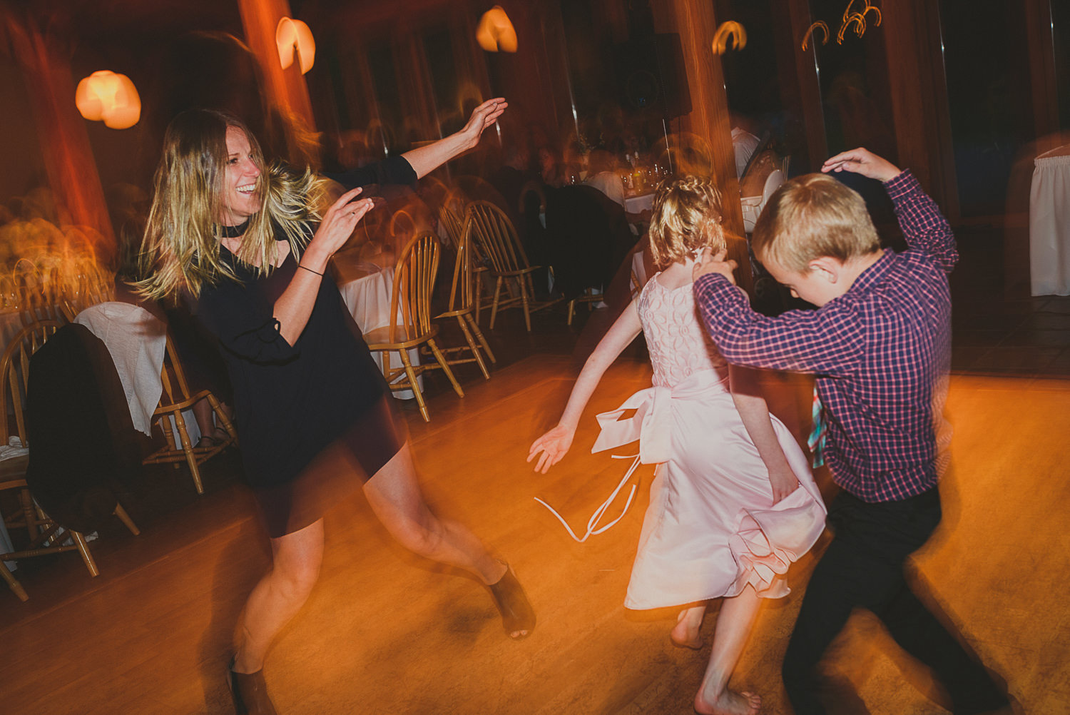 dancing at overbury resort thetis island wedding 